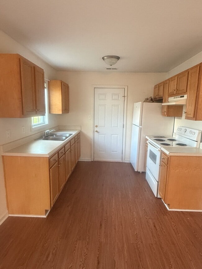 Photo - 121 Simmental Ln