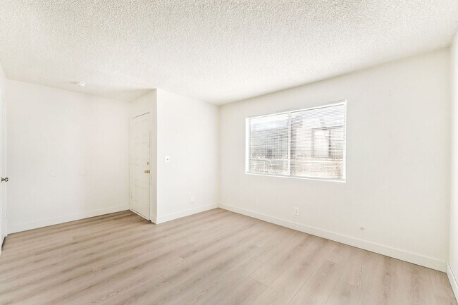 Photo - 5309 W Cheyenne Ave Unit Cheyenne Ave #2 - 5309