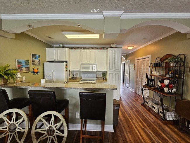 Building Photo - Carolina Yacht Landing Unit P11