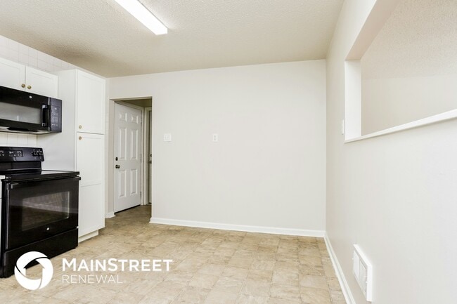 Photo - 1455 Broadlawns Ln