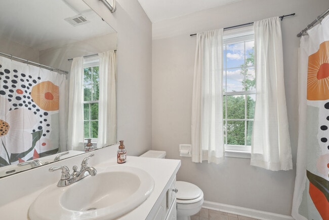 Photo - 1610 S Wade Ave