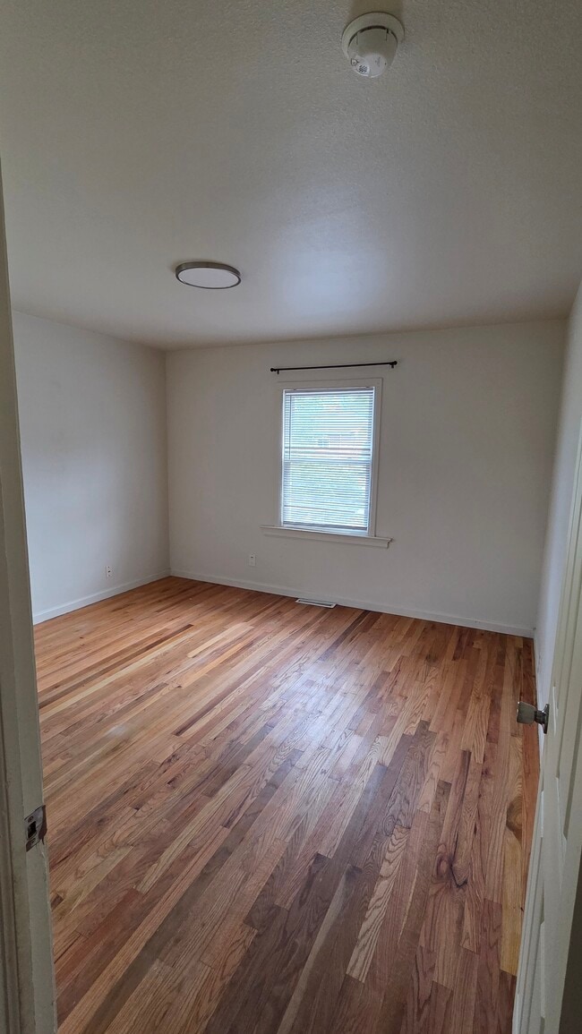 Building Photo - 2714 Snyder Ave Unit A