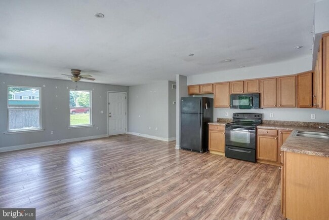 Photo - 203 Hamilton St