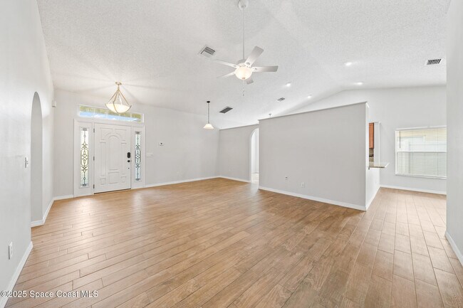 Photo - 2918 Pebble Creek St