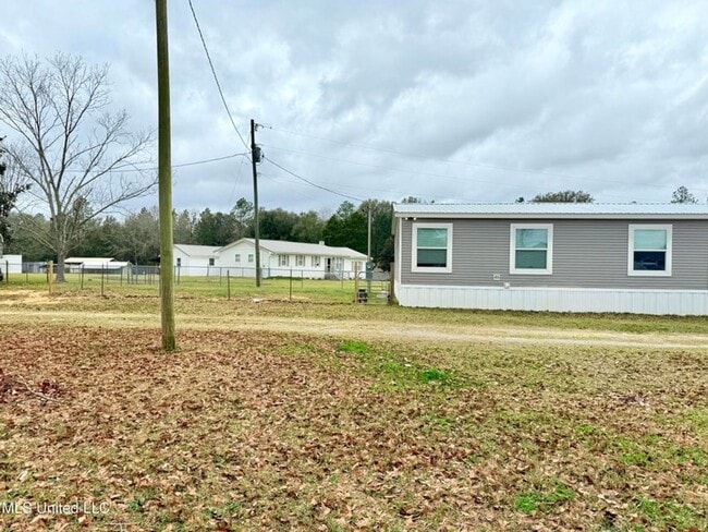 Spacious 5-Bedroom Home on Half an Acre - Spacious 5-Bedroom Home on Half an Acre