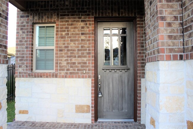 Photo - 24 Centennial Ridge Pl