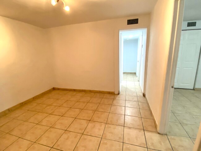 Photo - 4307 SW 9th St