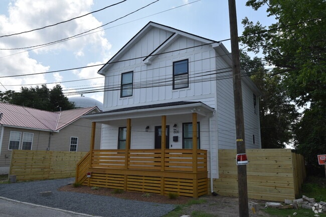 Building Photo - 806 Russell Aly Rental