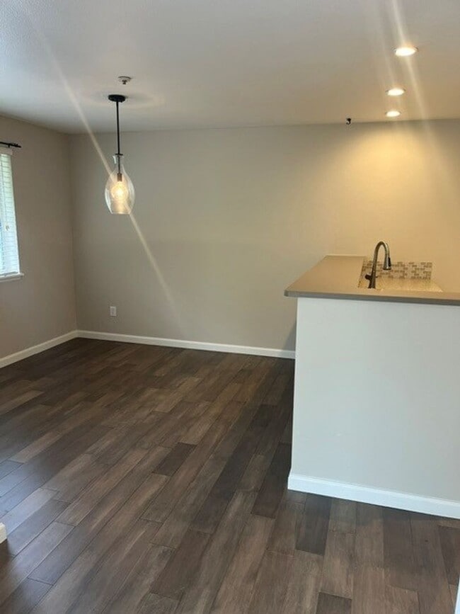 Photo - 2Bd/1Ba Newcastle Condo Unidad L305