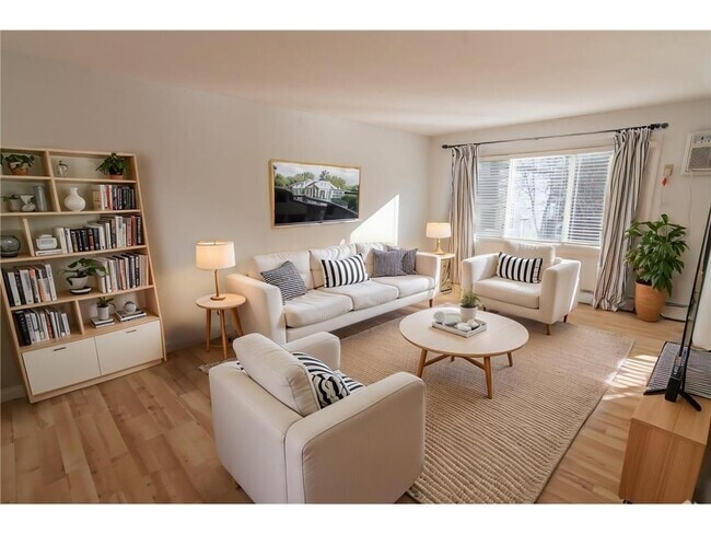 Building Photo - 2741 Pillsbury Ave Unit 101 Rental