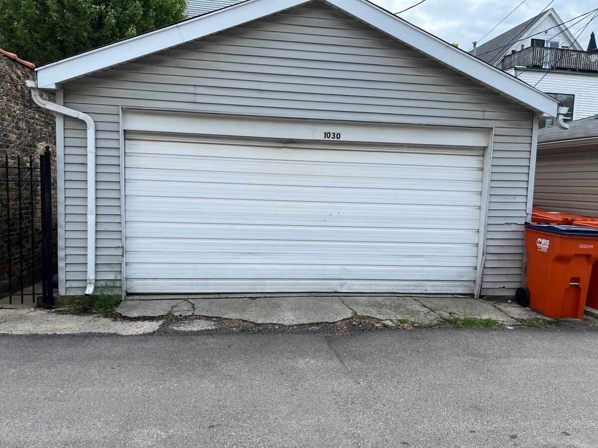 Photo - 1030 W George