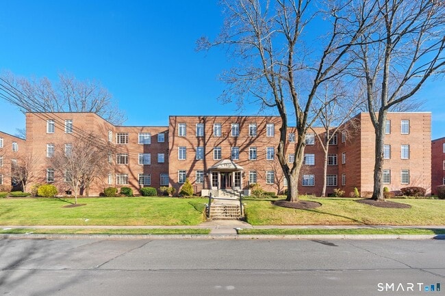 Photo - 20 Outlook Ave Unit 203