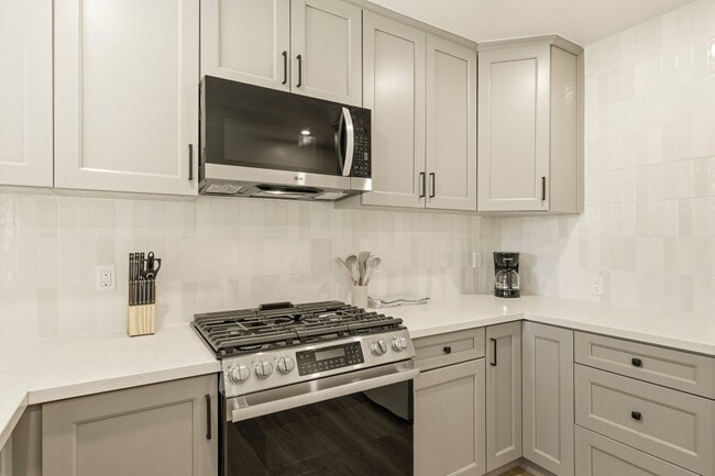1382 Grove Ave Unit 1382 grove ave