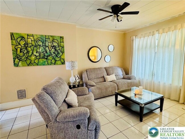 Photo - 1523 W Chew St Townhome