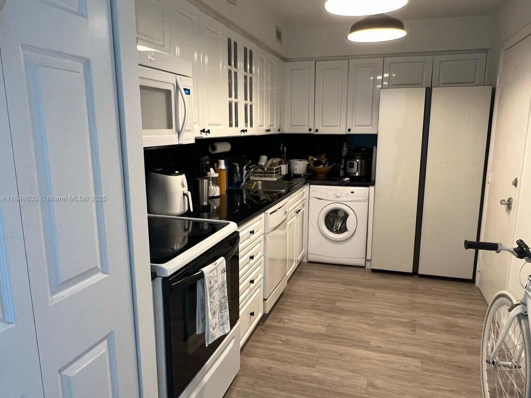 Photo - 6770 Indian Creek Dr