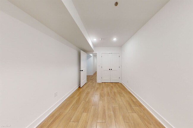 Photo - 3 br, 3 bath Triplex - 2554 FRANKFORD AVE ... Unit 1