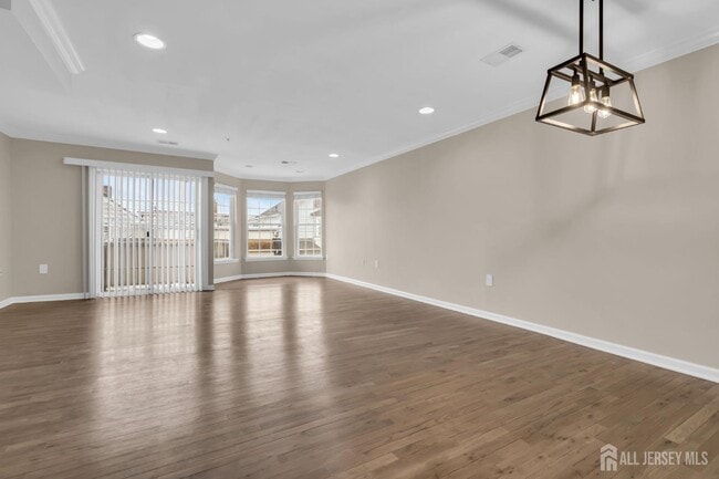 Photo - 129 Ademics Way