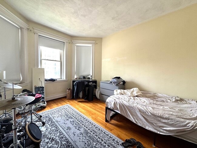 Photo - 1645 Commonwealth Ave Unidad 1