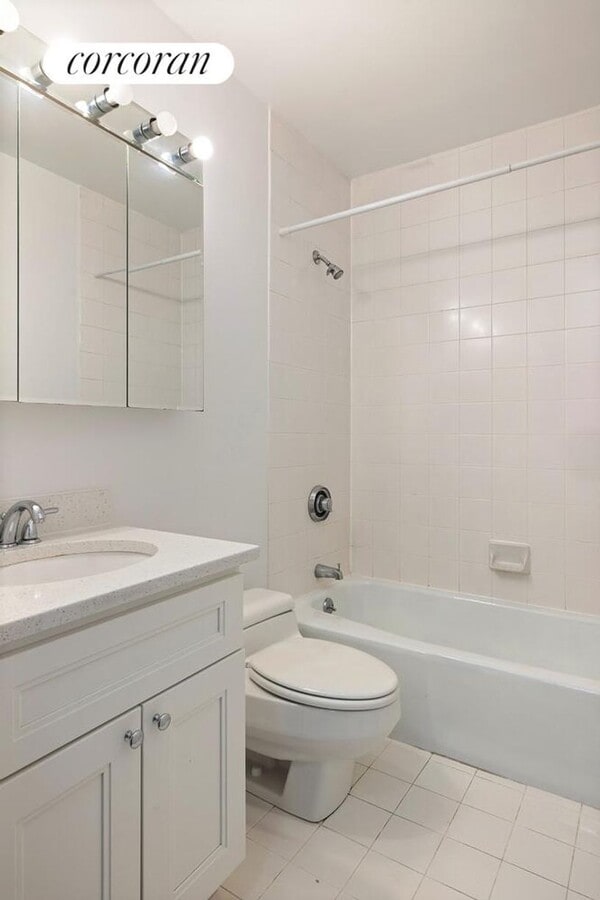 Photo - 350 W 50th St