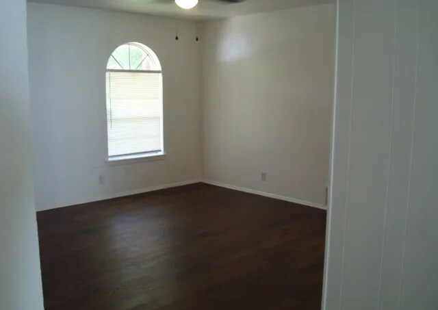 Photo - 4530 El Simpatico St