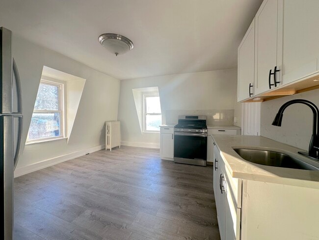 Photo - 275 Grand St Unit 3
