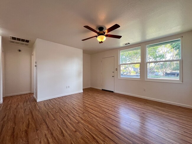 Photo - 1399 Spruce St