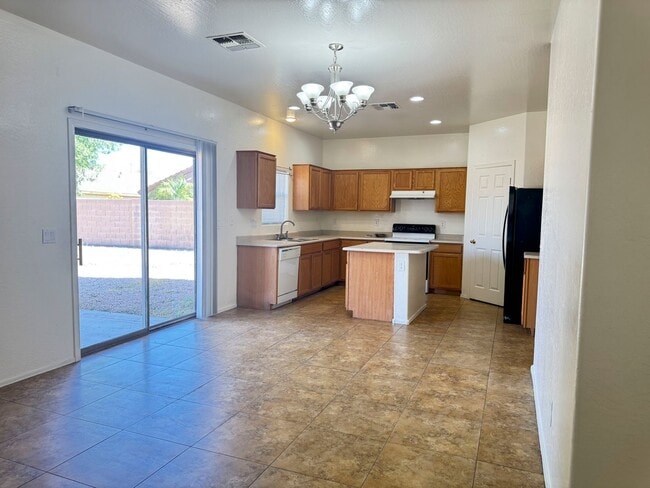Photo - San Tan Queen Creek 4 bed 2.5 bath For rent