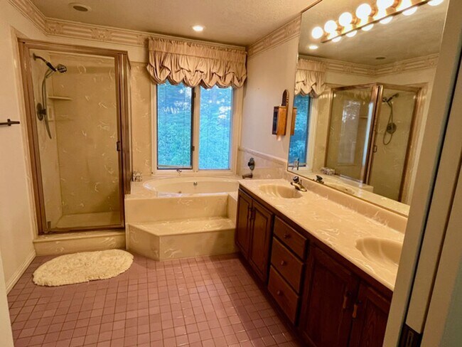 Photo - Beautiful home with amazing views and larg...