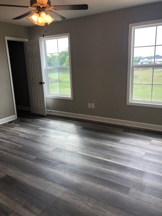 Photo - 175 Creekwood Ave