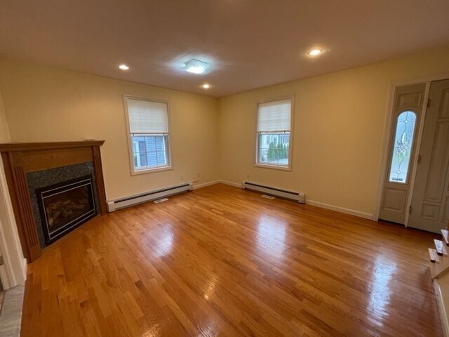 Photo - 72 Cedar Rd N