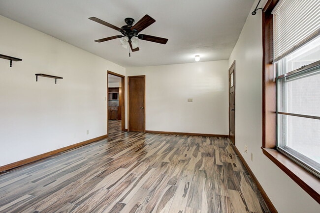 Photo - 2835 W Elm Ave