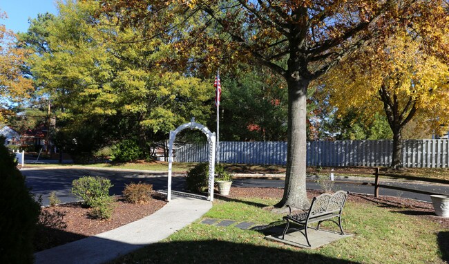 Photo - 919 Lakeview Ave