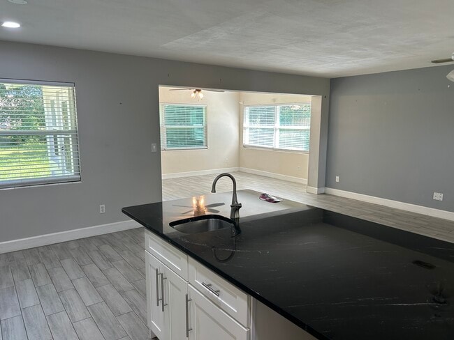 Photo - 108 Frances Dr