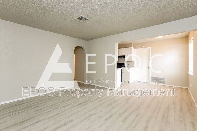 Photo - 3906 N Shadywood Dr