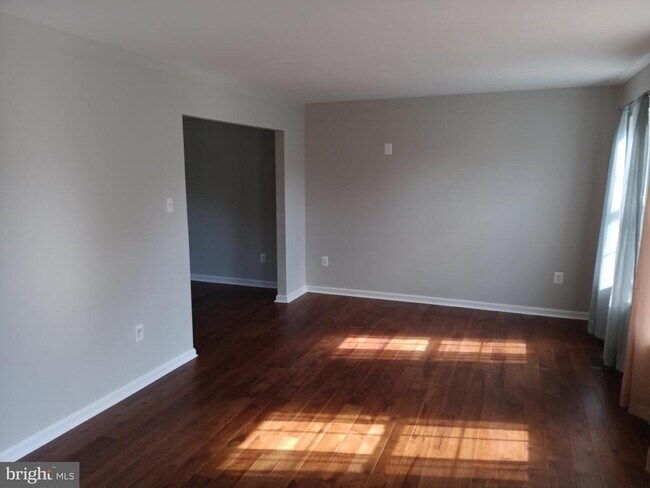 Photo - 345 Silver Ridge Dr