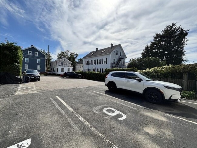 603 Thames St Unit 4