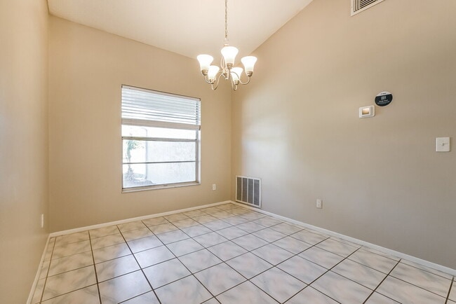 Photo - 520 Elmwood Ct
