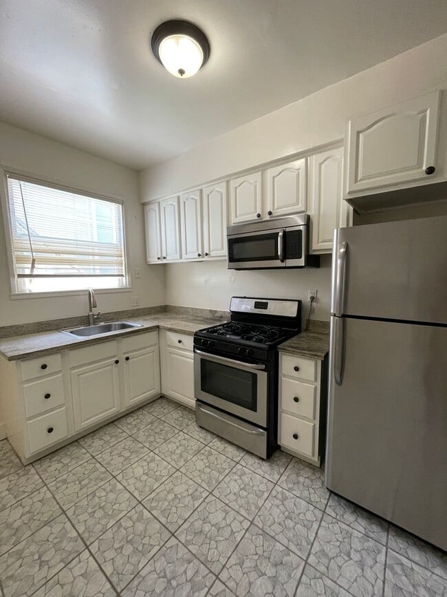Building Photo - 1626-1632 LINDEN ST Unit 1626 Rental