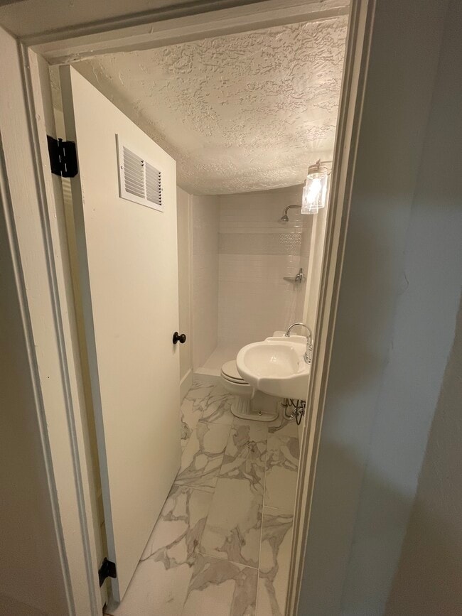 Photo - 76 W 200 S Unit 3