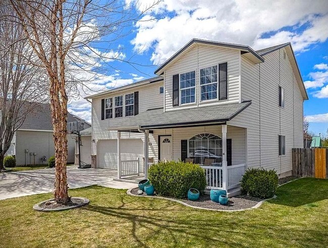 Spacious 4 bed 2.5 bath just off Amity and... - Spacious 4 bed 2.5 bath just off Amity and... House
