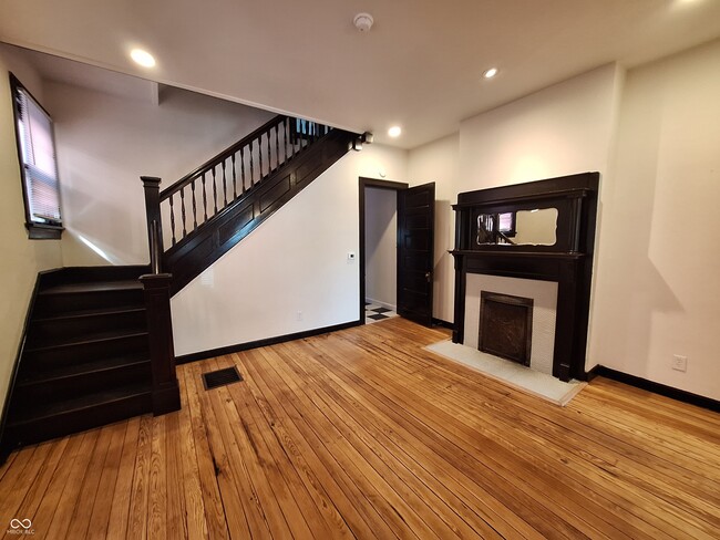 Photo - 1430 E Ohio St