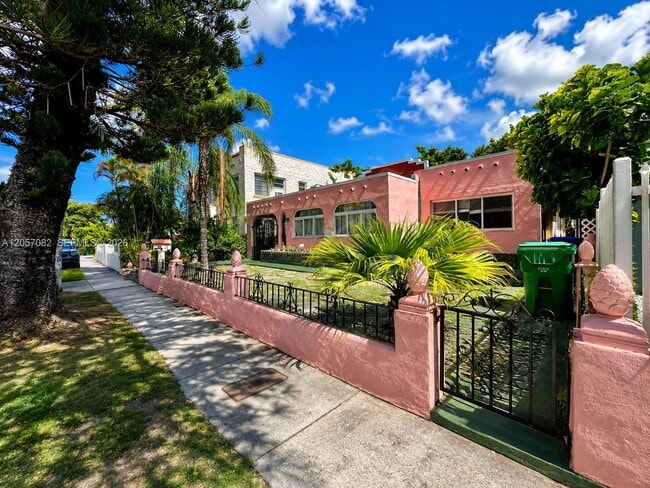 Photo - 1720 SW 11th Terrace