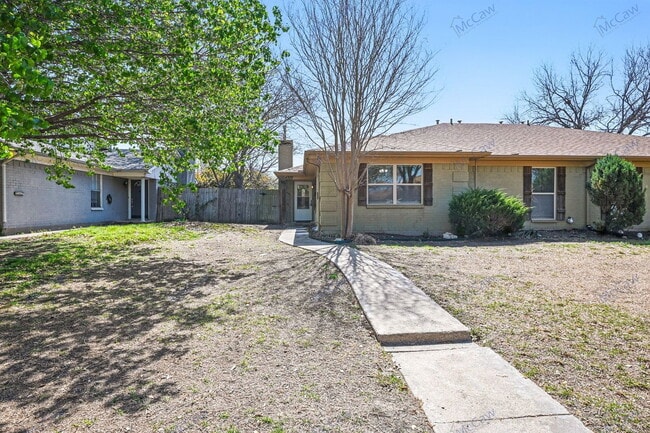 Photo - 4302 Segura Ct N