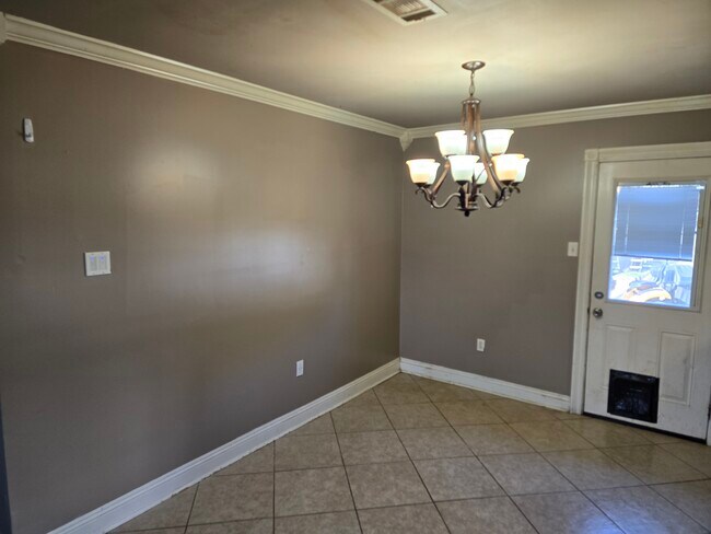 Photo - 20 Woodchase Ct