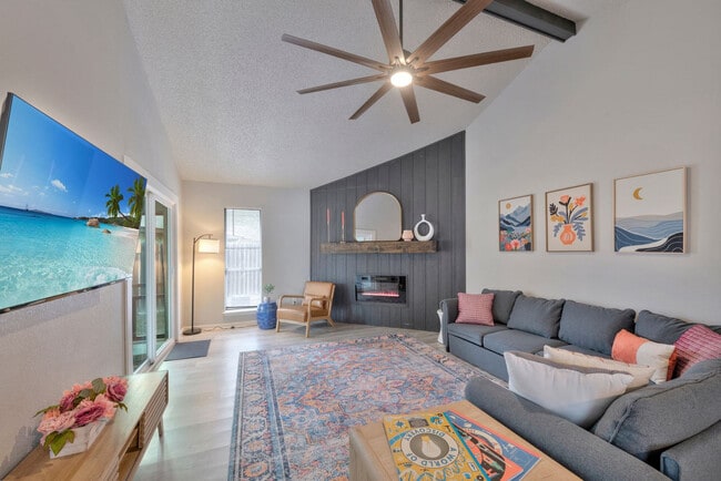 Photo - 11906 Blueridge Mountains Dr Unidad ID1268419P