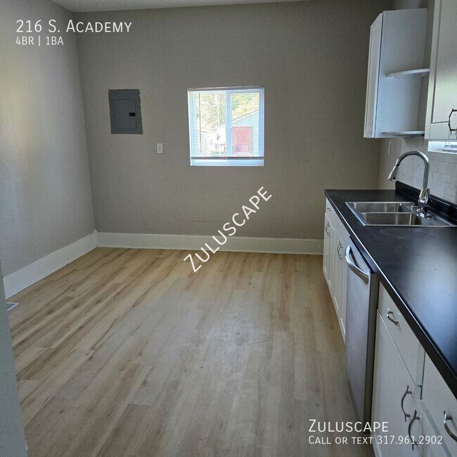 HALF OFF FIRST MONTH RENT....216 S. Academ... House House Rental in