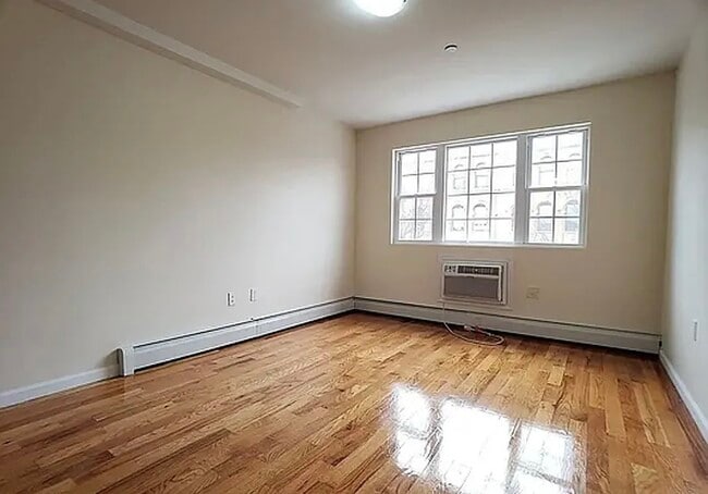 Photo - 17 Covert St Unit 2