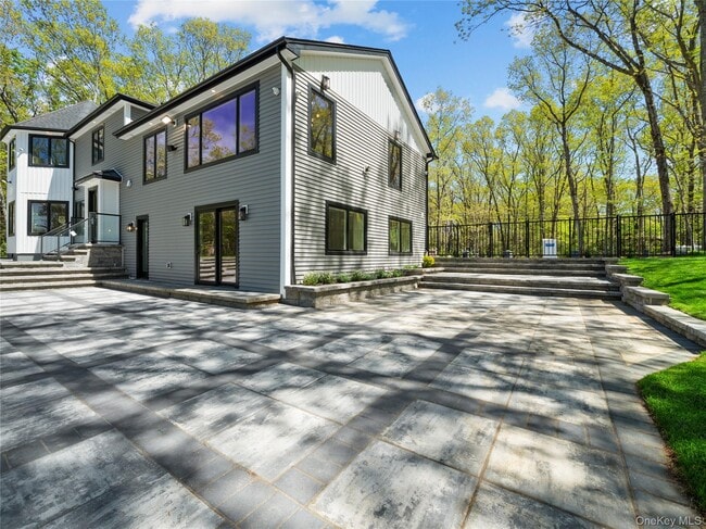 Photo - 5 N Hills Rd