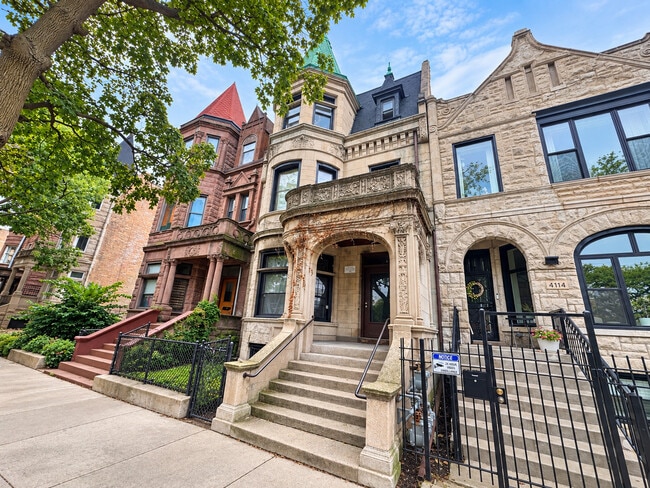 Building Photo - 4118 S King Dr