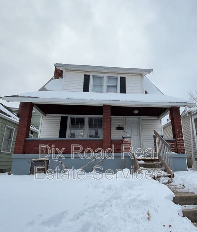 Building Photo - 703 N D St